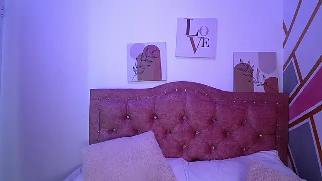 Lucy_boobss webcam