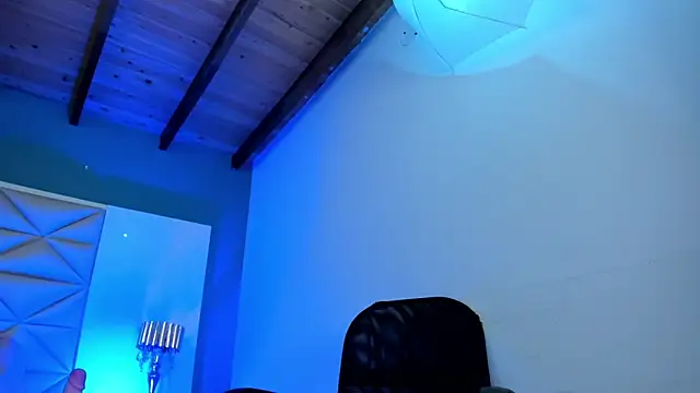 JuliMonroe19 webcam