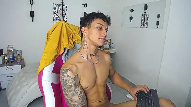 Leonard_Price live sex cam