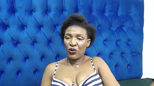 SpicyQueenxxxx webcam