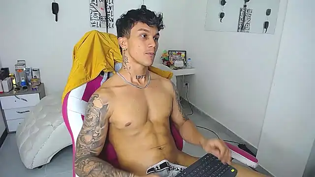 Leonard_Price webcam