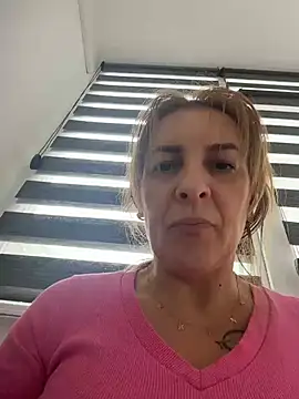 Hot-Milf4U webcam