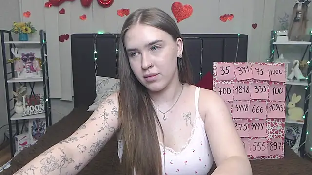 LauraHlot webcam