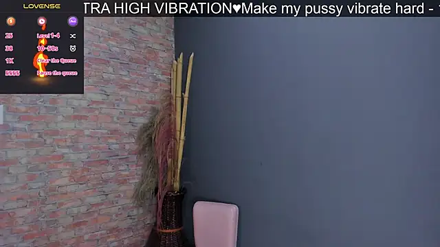 HeidiLune webcam