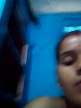 Raveena0990 webcam