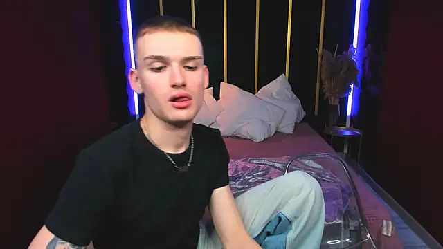 Lucas_Moran webcam