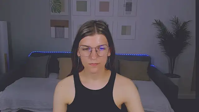 AnnaThorne webcam