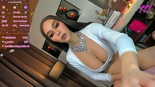 Tarah_Lewis webcam