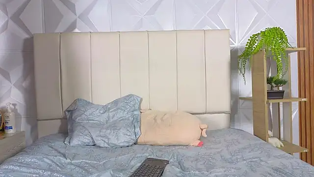 Emily_and_Sebastiannn webcam