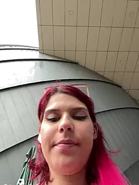 RiriRoseey webcam