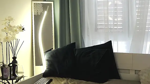 sex web cam OrianaWade