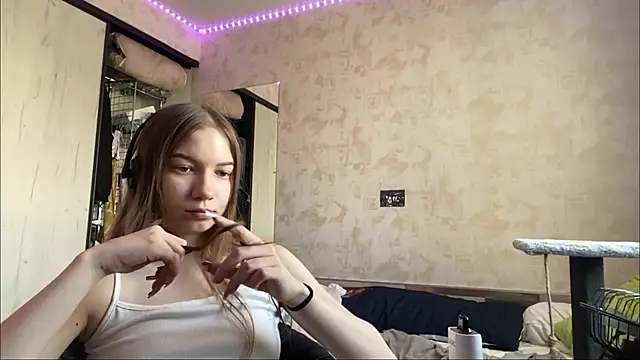 webcam nude Sonya Solnarima