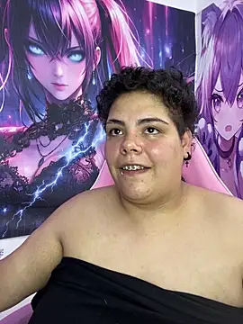 Hailey_Curvy webcam