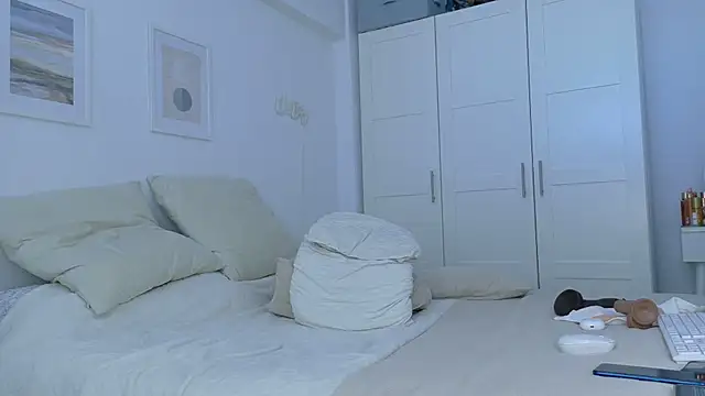 MissFrenchy webcam
