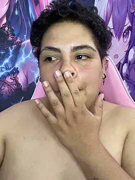 Hailey_Curvy