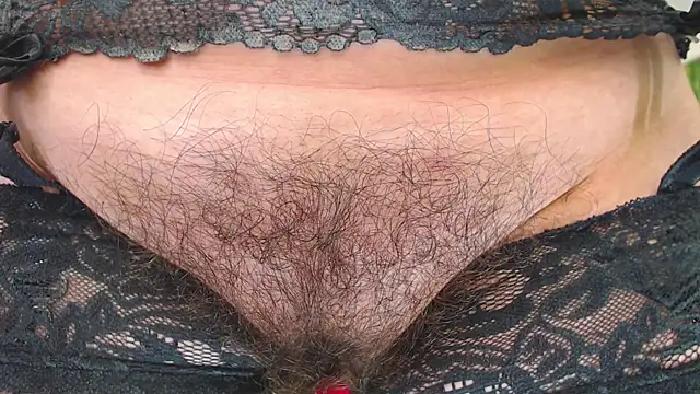 HairyQuinn webcam