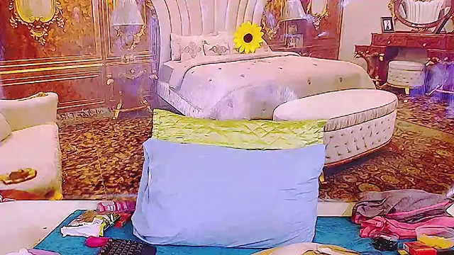 IndianAllure webcam