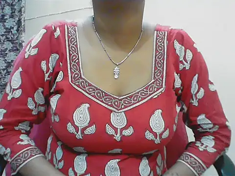 LovingPihu webcam
