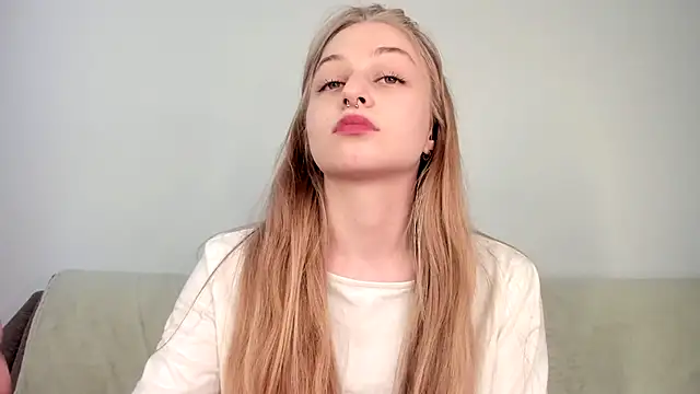 MiaMews webcam