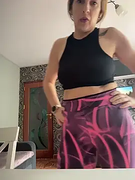 Hot-Milf4U webcam