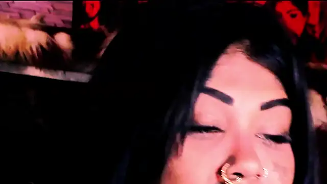 indian_dreamgirl webcam