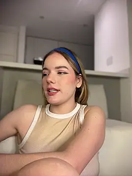 NicoleCut webcam
