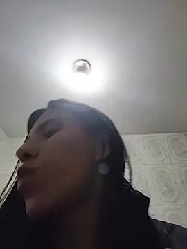 Annitarogers_ webcam