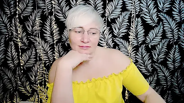 Olivia_playful webcam