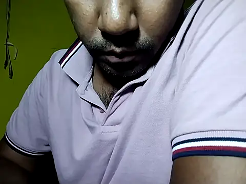 Lucky___05 webcam