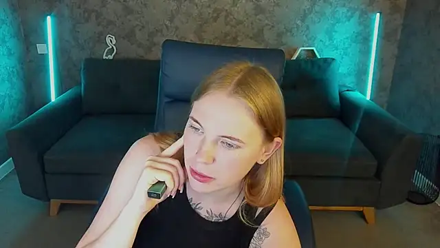 nikkyreyyy - NikkyReyyy's free webcam - UK Sex Cams