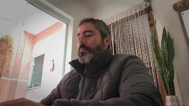 victor_chat's room
