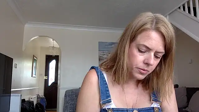 ElizabethArden42- webcam