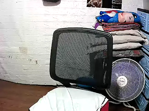 Theboy_cummerx69 webcam