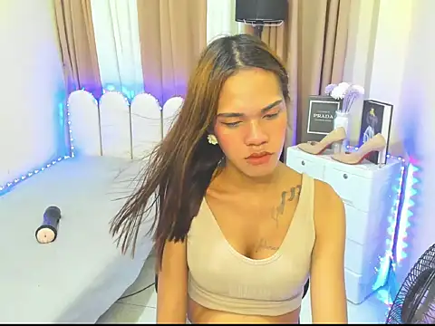 Seductive_aliyah webcam