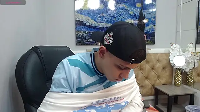Ethanx18_ webcam