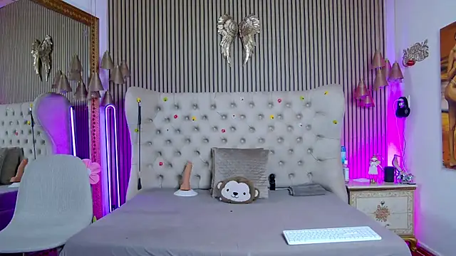 PlayfulShow webcam
