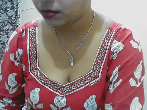 LovingPihu webcam