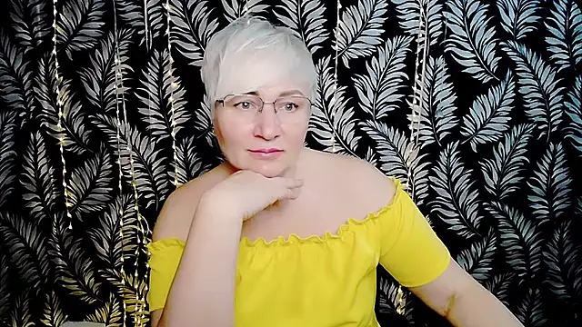 Olivia_playful webcam