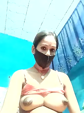Nandani-758 webcam