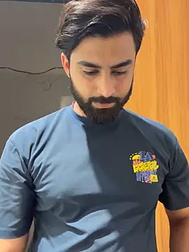 Royalboy_03's live cam