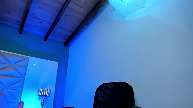 JuliMonroe19
