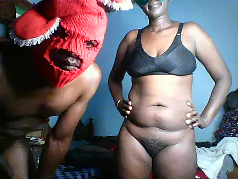EbonyTempress webcam