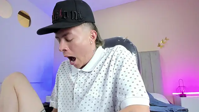 Nascary_Fox webcam