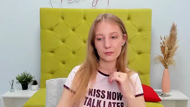 LolaWilsons webcam