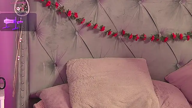 LolaButtie webcam