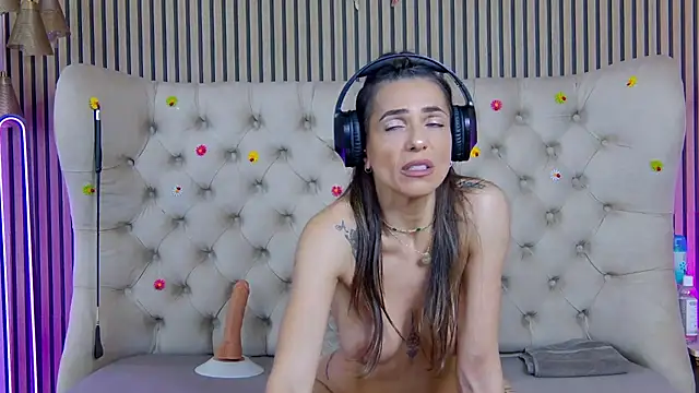 nude live web cam PlayfulShow