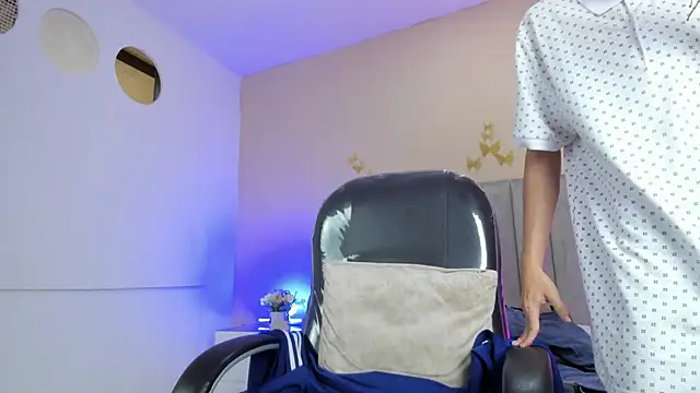 Nascary_Fox webcam