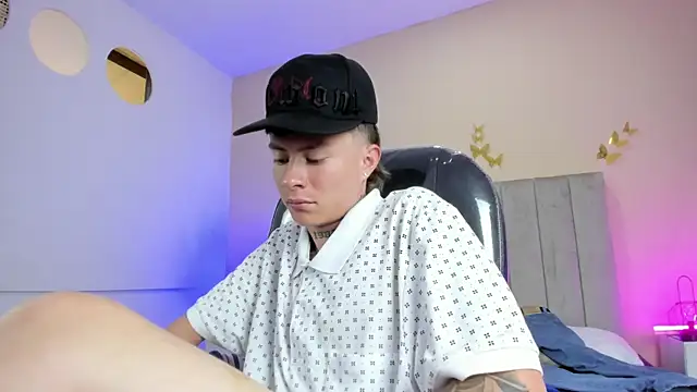 Nascary_Fox webcam