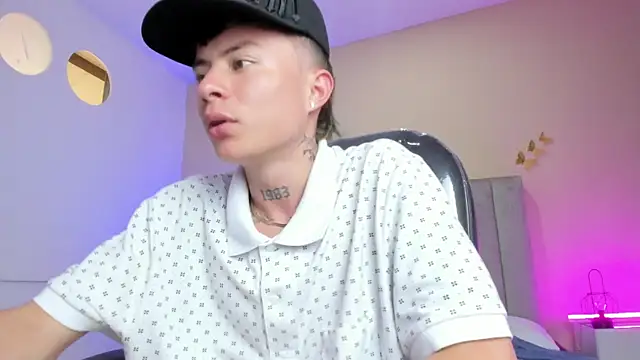 Nascary_Fox webcam