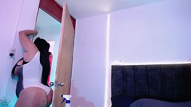 Nicol_Love0 webcam